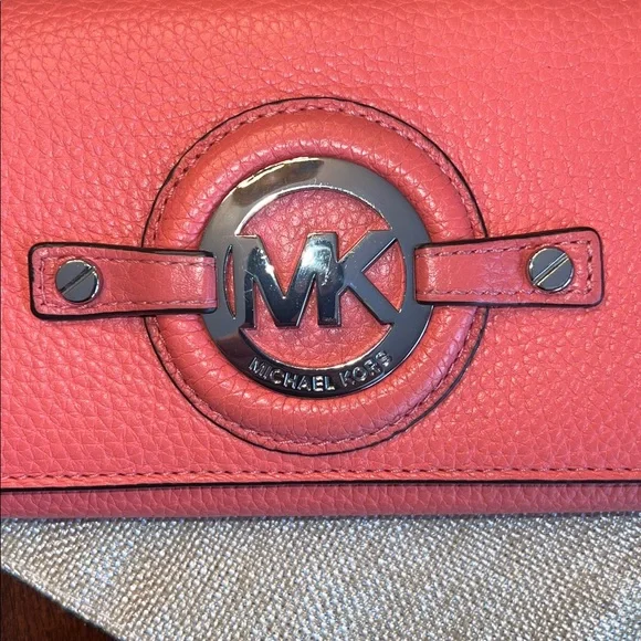 Michael Kors Coral Pink Pebbled Leather MK Circle Logo Wallet buttery Leather! - Picture 7 of 16